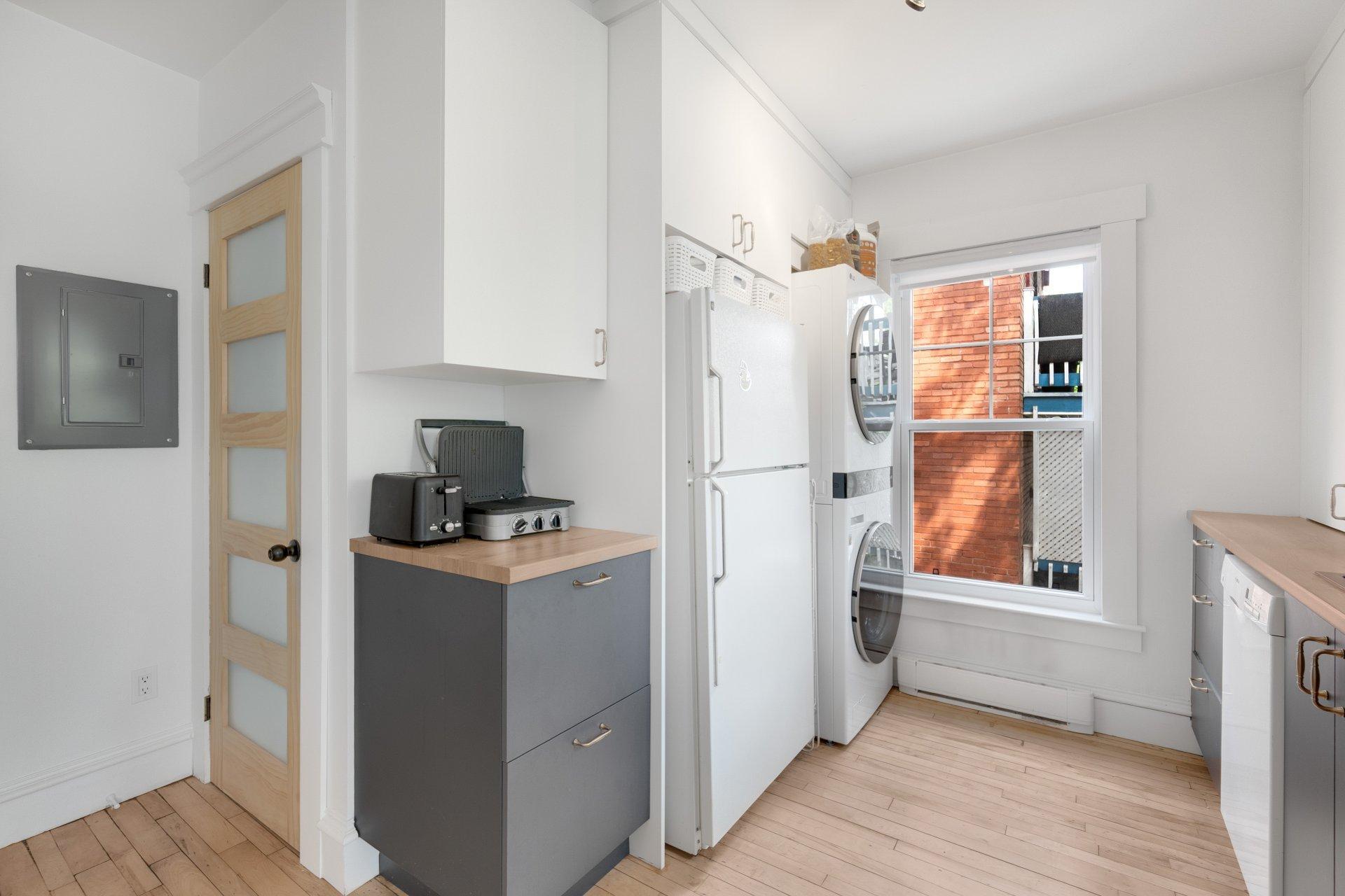 









1464

 - 1470


Rue Belvédère S.

,
Sherbrooke (Les Nations),




QC
J1H4E4

