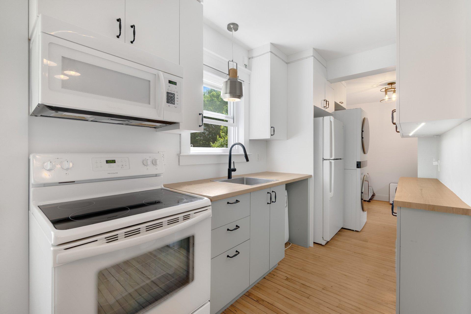 









1464

 - 1470


Rue Belvédère S.

,
Sherbrooke (Les Nations),




QC
J1H4E4


