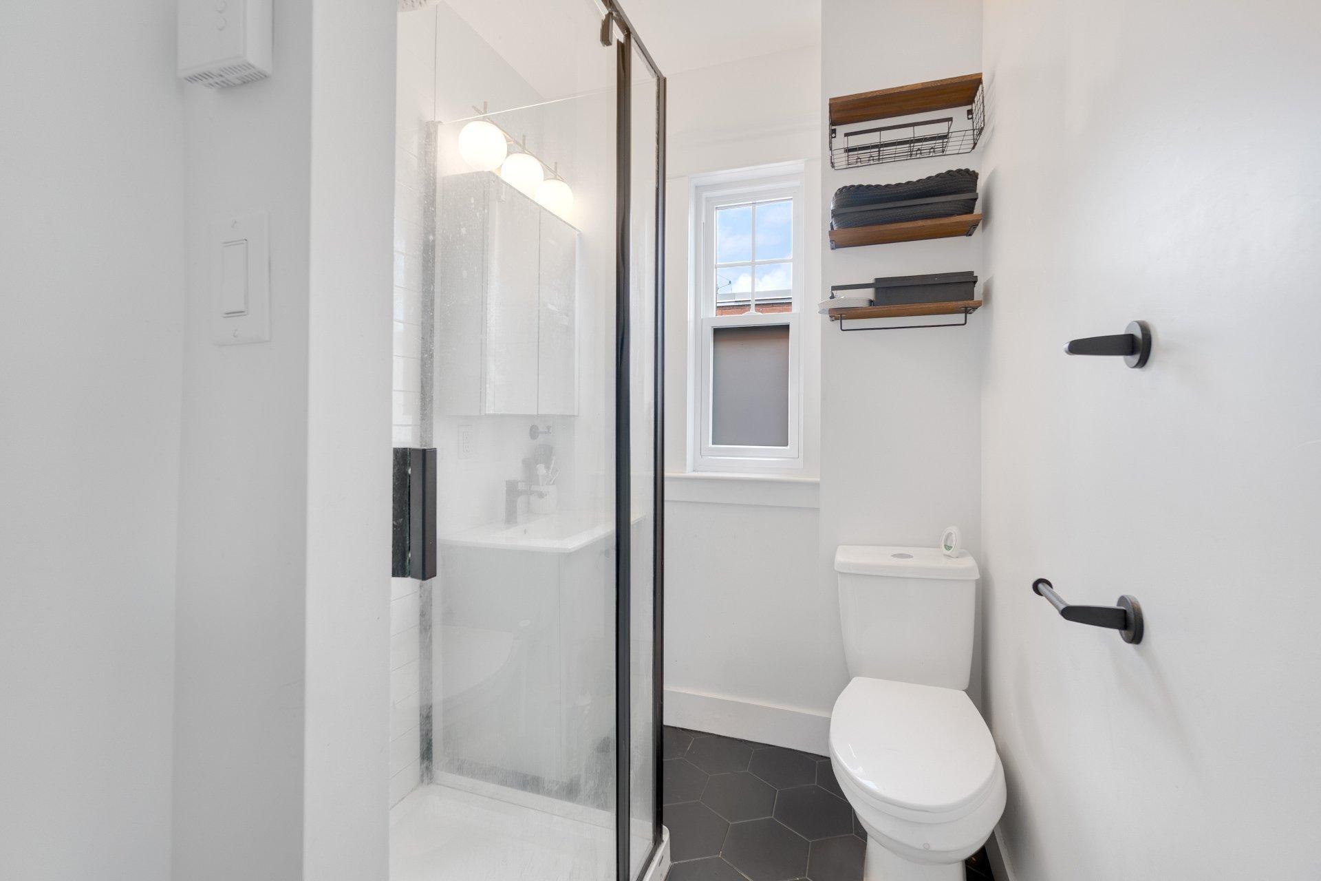 









1464

 - 1470


Rue Belvédère S.

,
Sherbrooke (Les Nations),




QC
J1H4E4

