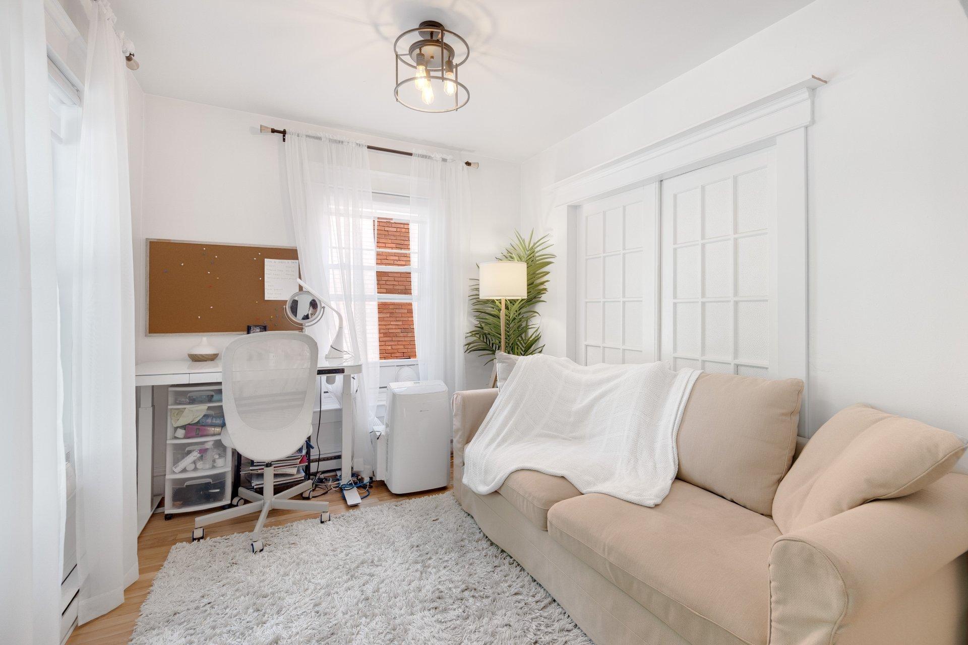 









1464

 - 1470


Rue Belvédère S.

,
Sherbrooke (Les Nations),




QC
J1H4E4

