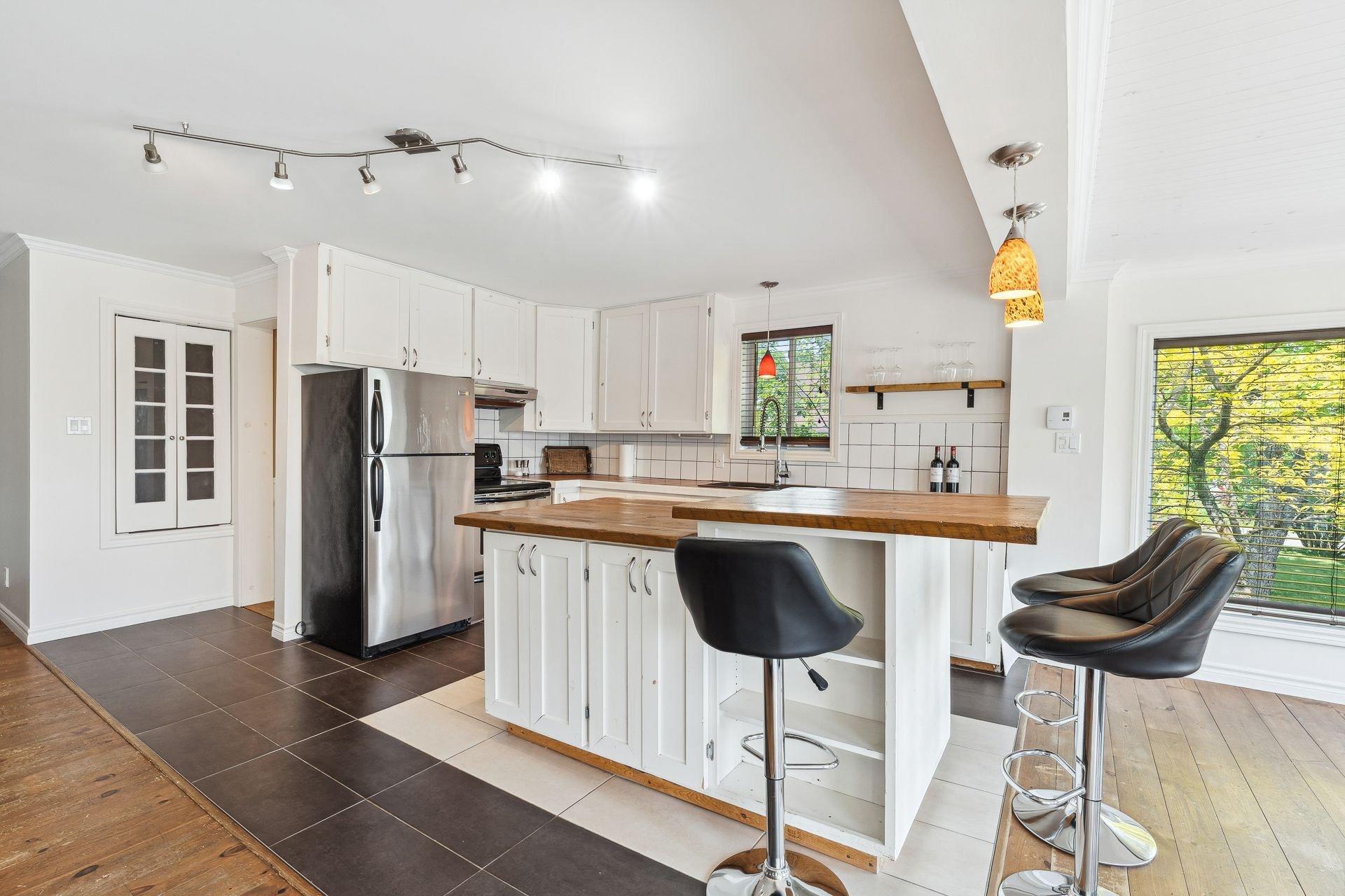 









1


Rue Gaudord

,
Lac-Brome,




QC
J0E1V0

