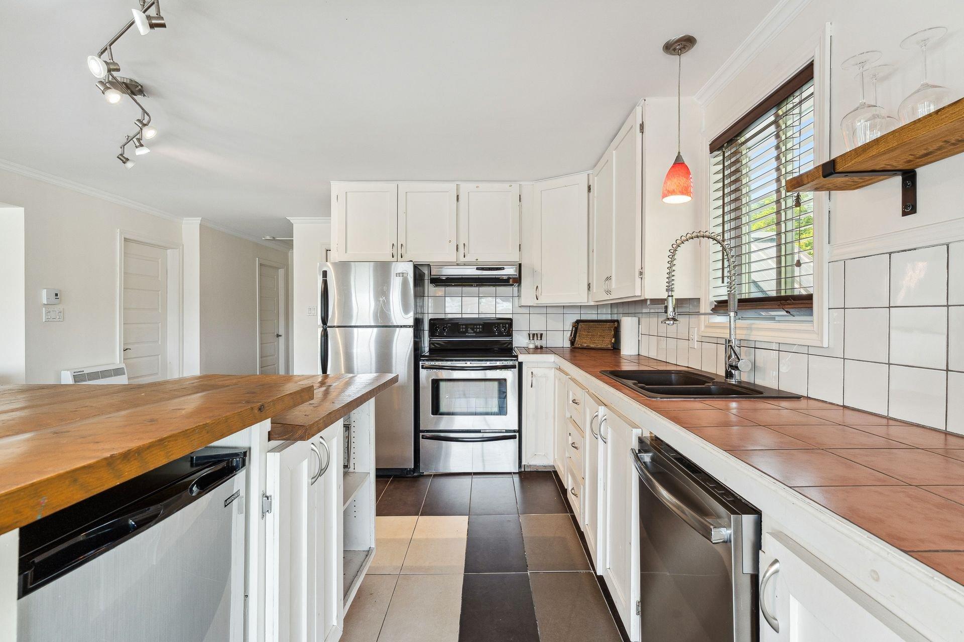









1


Rue Gaudord

,
Lac-Brome,




QC
J0E1V0

