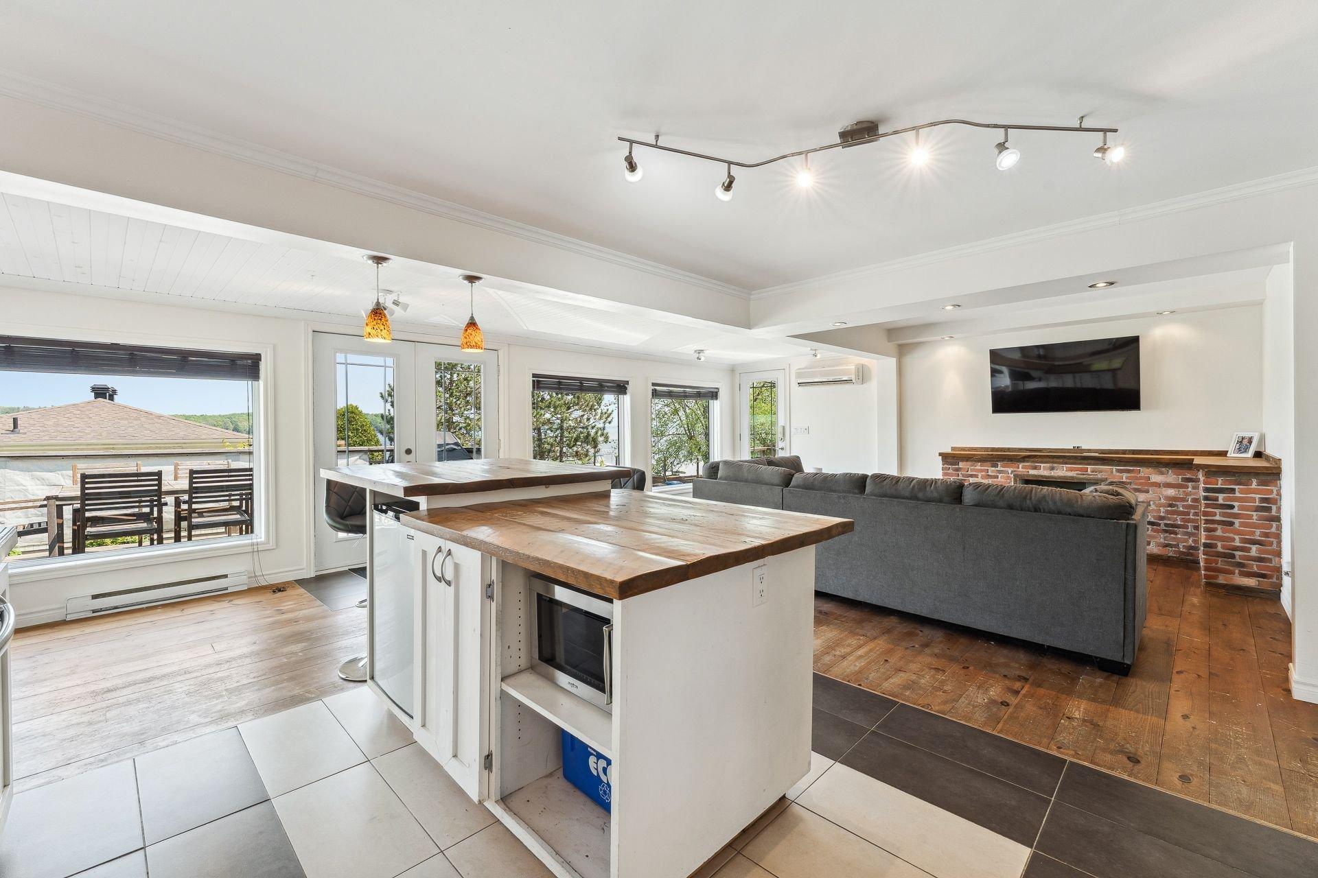 









1


Rue Gaudord

,
Lac-Brome,




QC
J0E1V0

