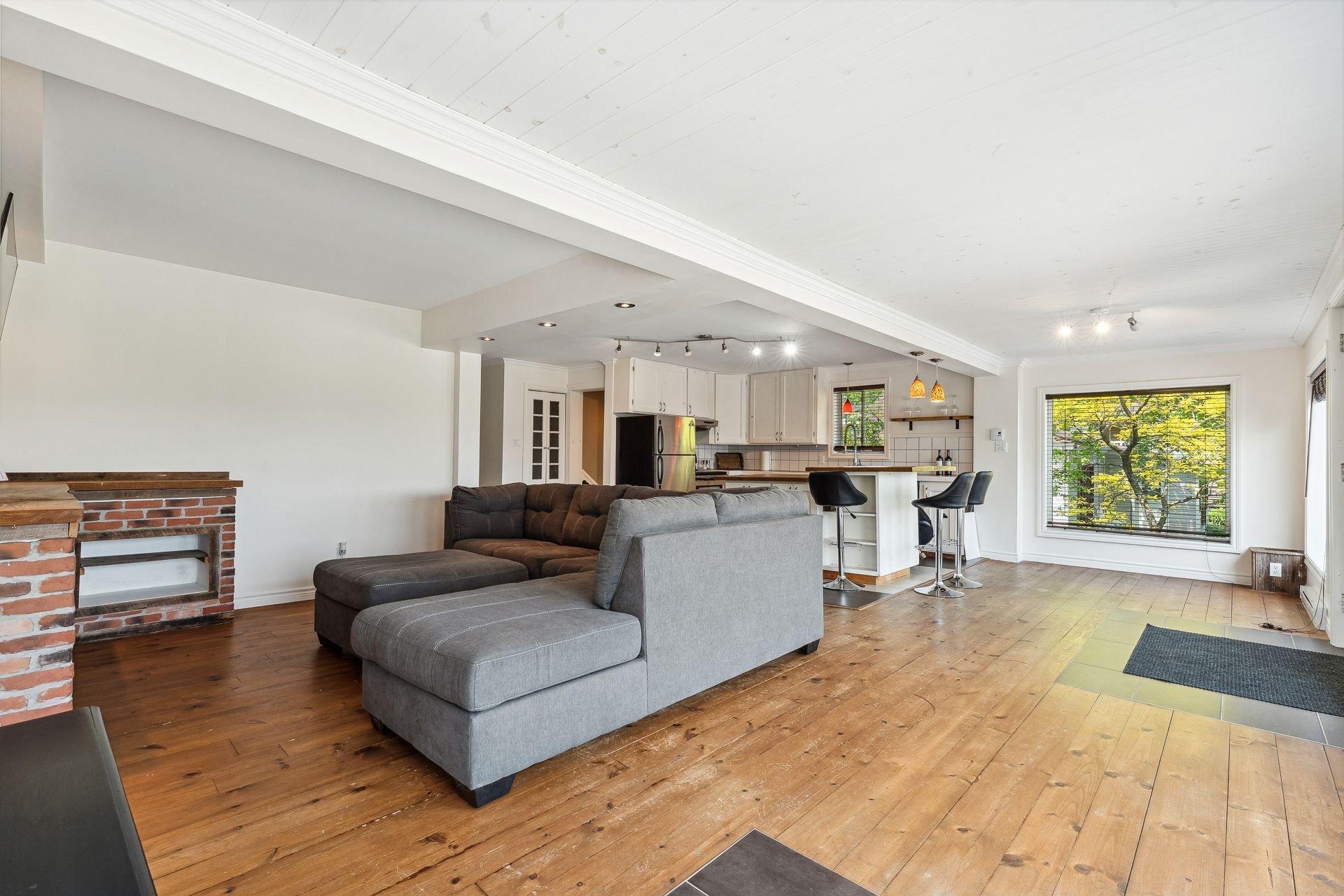 









1


Rue Gaudord

,
Lac-Brome,




QC
J0E1V0

