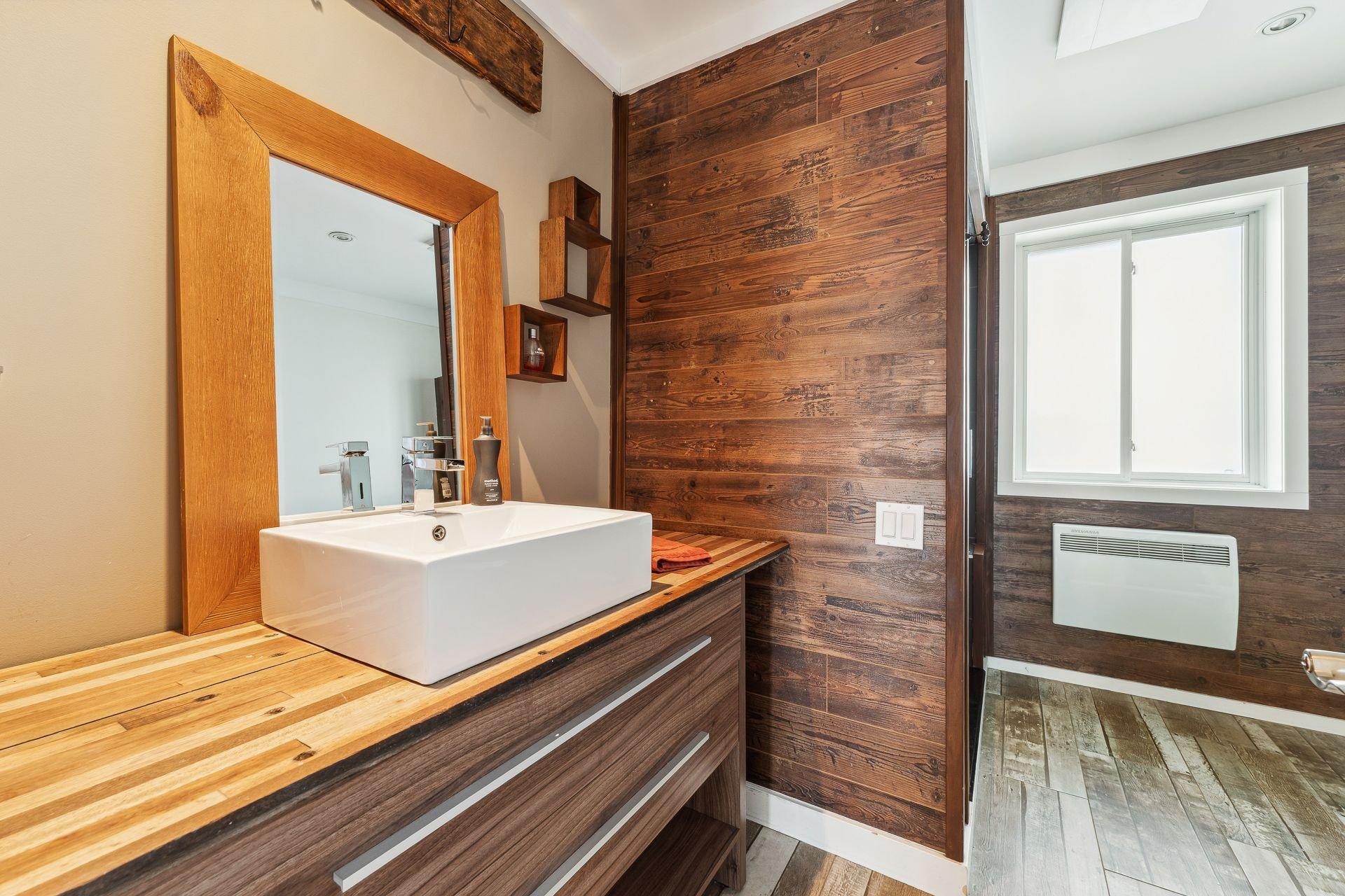 









1


Rue Gaudord

,
Lac-Brome,




QC
J0E1V0

