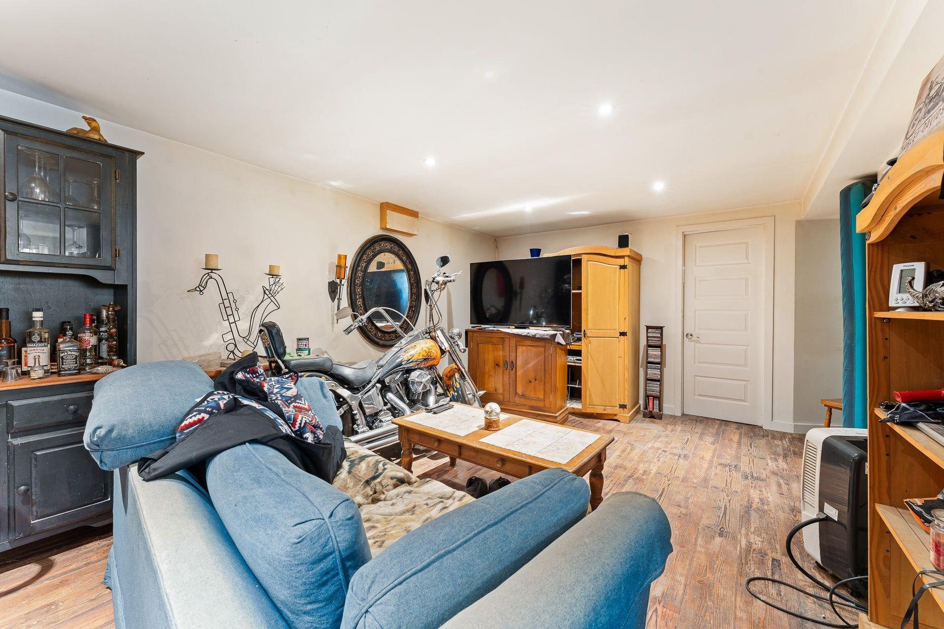 









1


Rue Gaudord

,
Lac-Brome,




QC
J0E1V0

