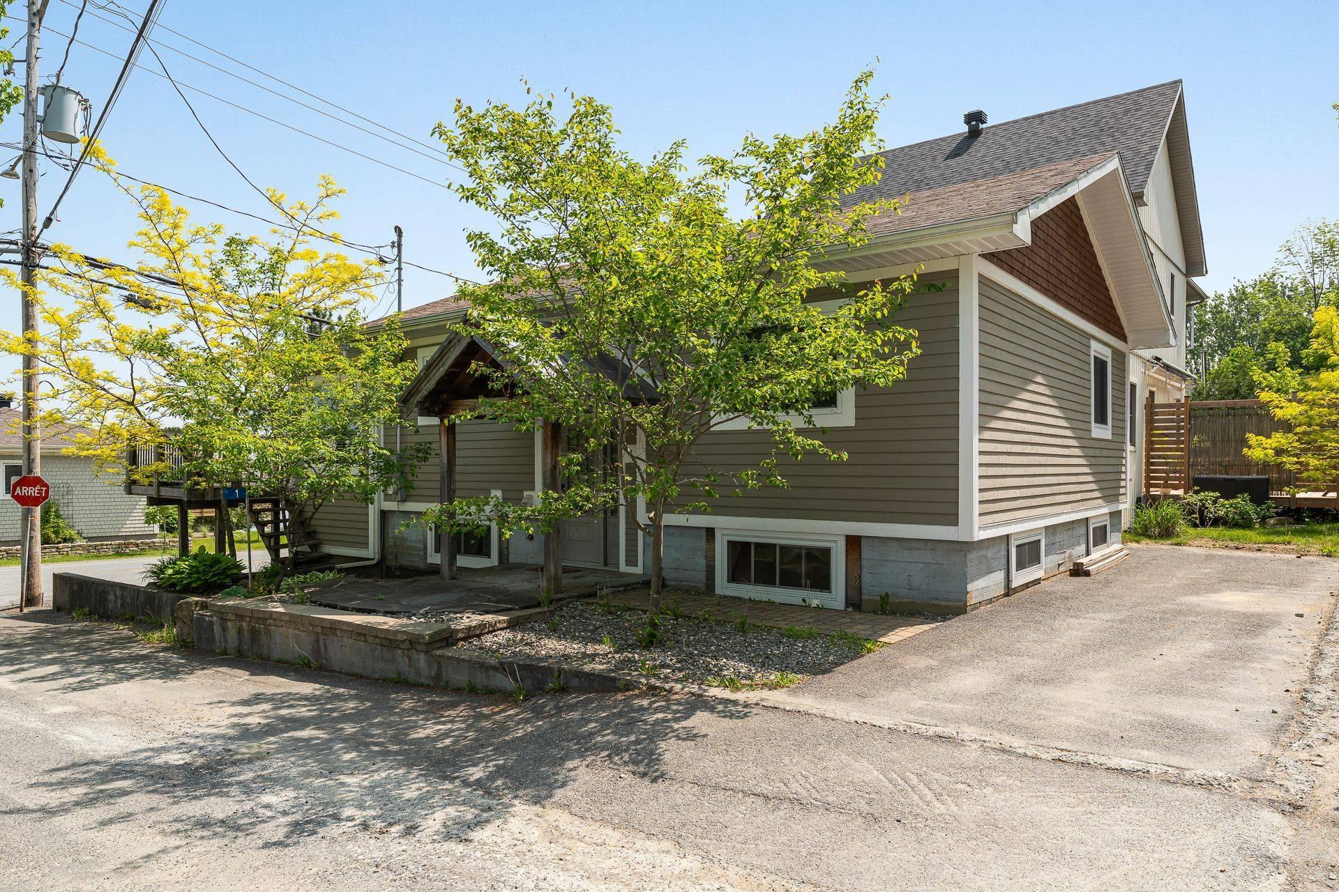 









1


Rue Gaudord

,
Lac-Brome,




QC
J0E1V0

