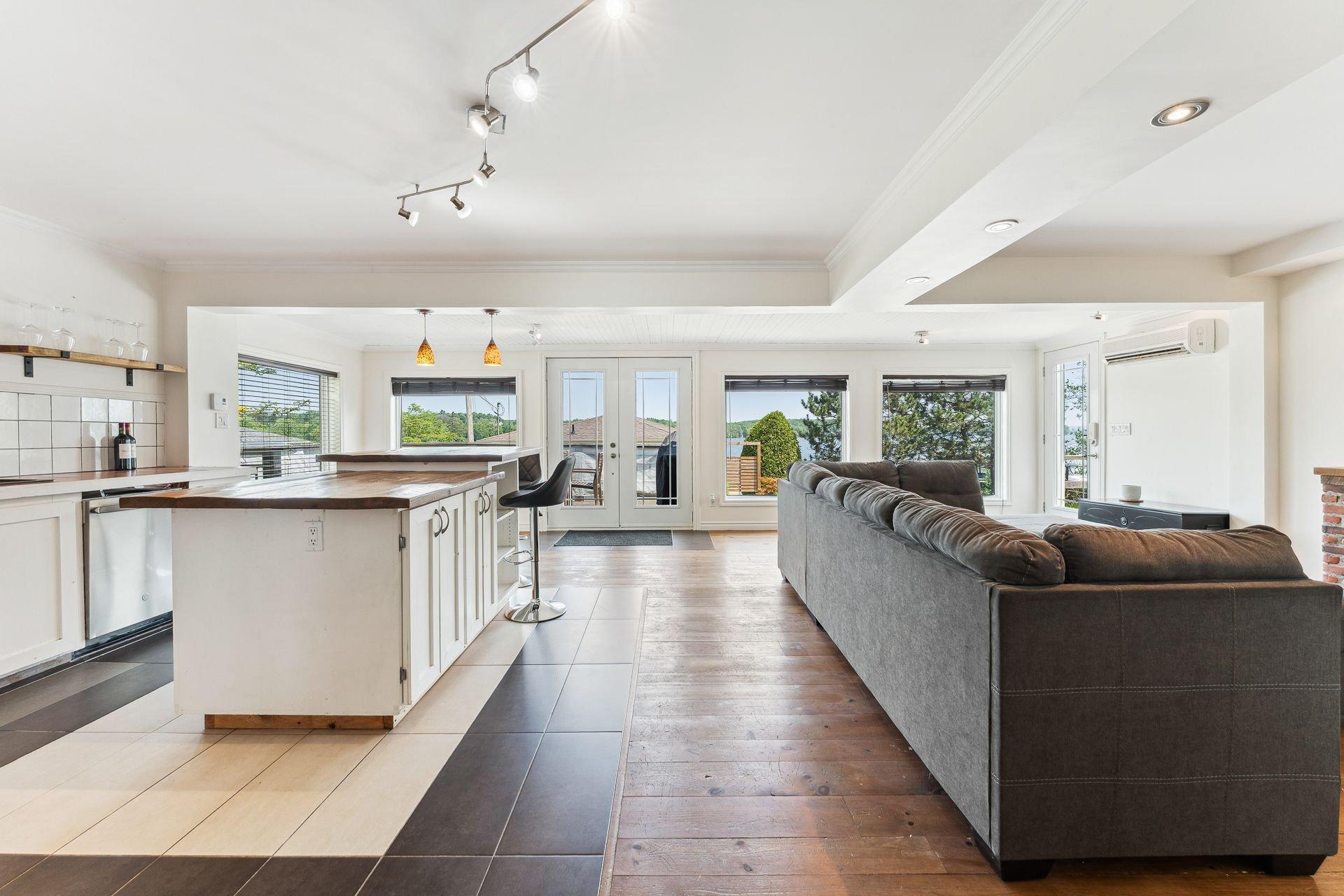 









1


Rue Gaudord

,
Lac-Brome,




QC
J0E1V0

