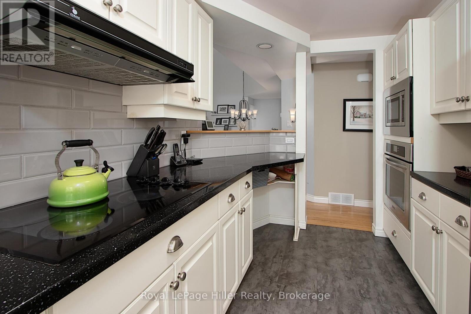 












390 FAIRVIEW STREET

,
Wilmot,




Ontario
N3A1M2


