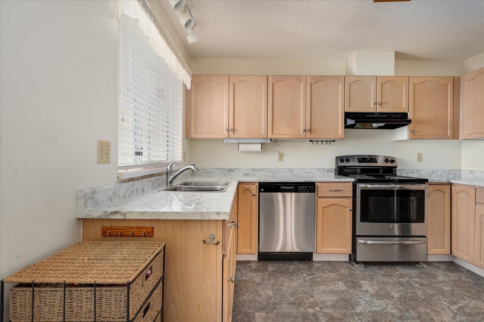 









2465


Oriole

Dr, 8,
Nanaimo,




BC
V9T 3P2

