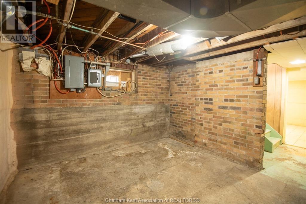 












11325 BROOK LINE

,
Dresden,




Ontario
N0P1M0

