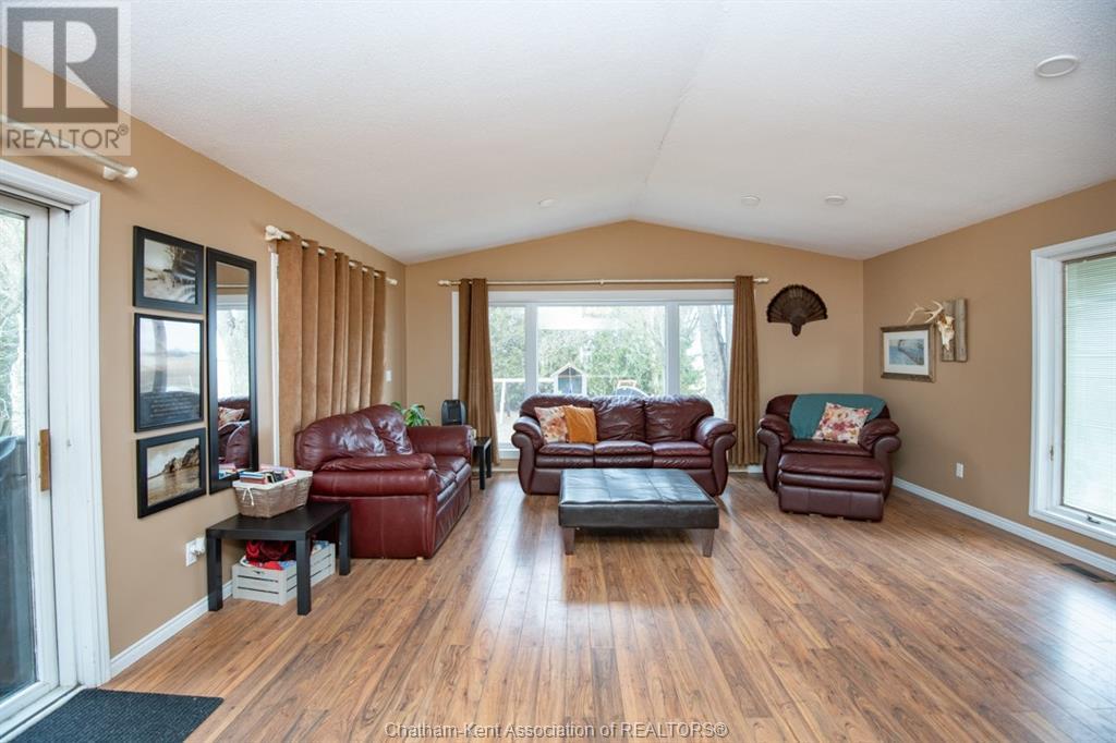












11325 BROOK LINE

,
Dresden,




Ontario
N0P1M0

