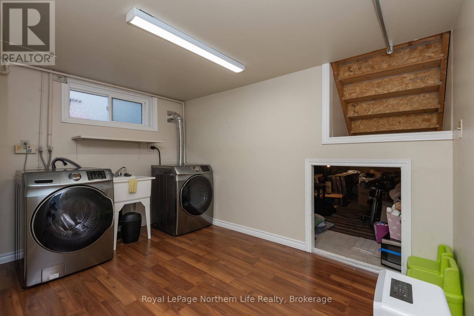 












105 TURNER DRIVE

,
North Bay (Ferris),




Ontario
P1A4H5

