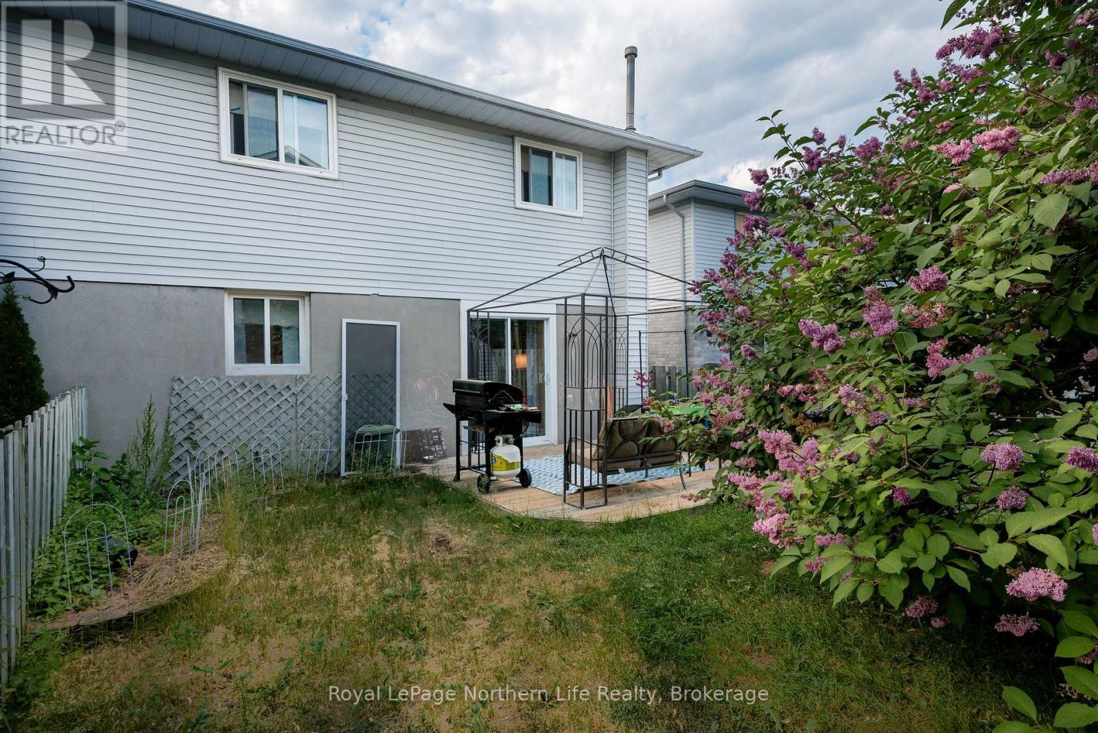












105 TURNER DRIVE

,
North Bay (Ferris),




Ontario
P1A4H5

