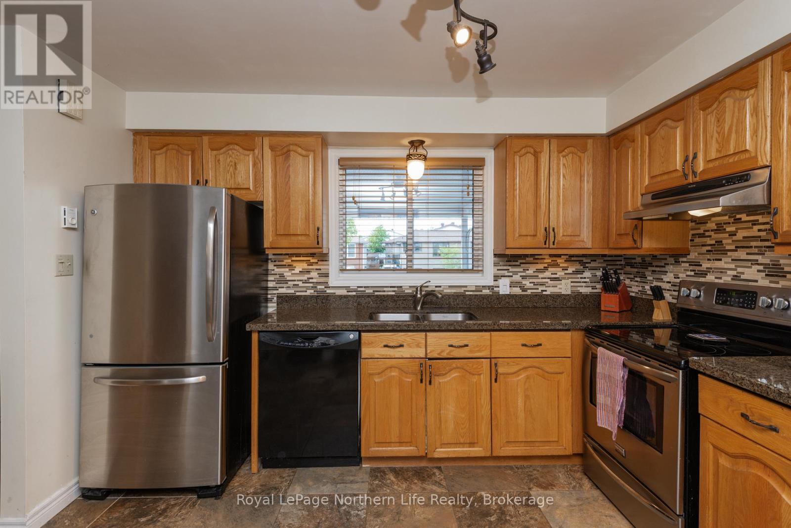 












105 TURNER DRIVE

,
North Bay (Ferris),




Ontario
P1A4H5

