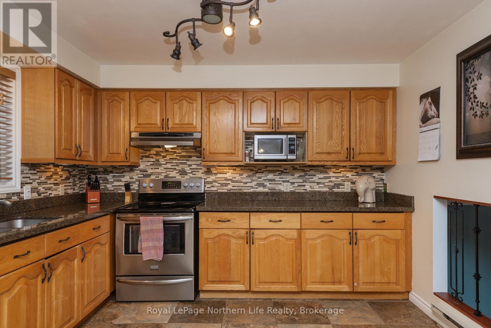 












105 TURNER DRIVE

,
North Bay (Ferris),




Ontario
P1A4H5

