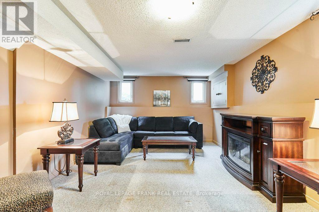 












1775 EDENWOOD DRIVE

,
Oshawa (Samac),




Ontario
L1G7Y3

