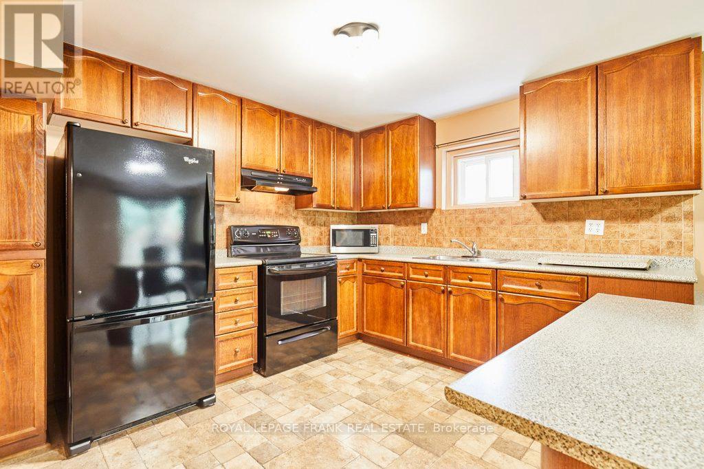 












1775 EDENWOOD DRIVE

,
Oshawa (Samac),




Ontario
L1G7Y3

