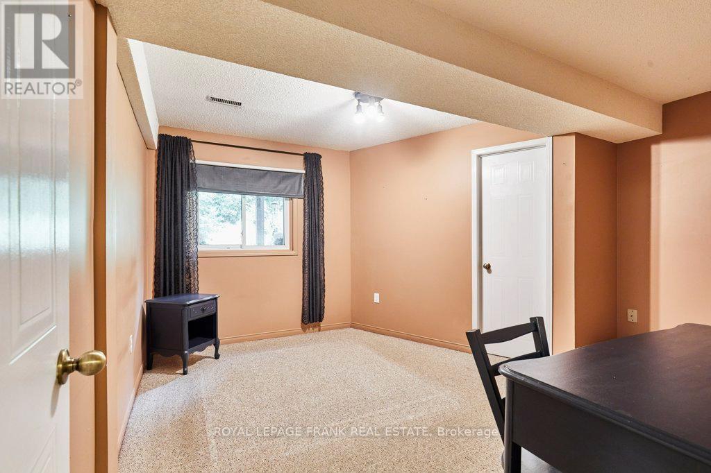 












1775 EDENWOOD DRIVE

,
Oshawa (Samac),




Ontario
L1G7Y3

