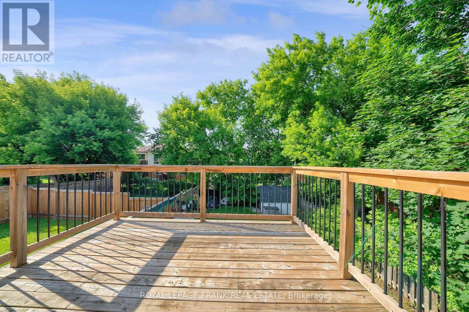 












402 OLIVE AVENUE

,
Oshawa (Central),




Ontario
L1H2R1

