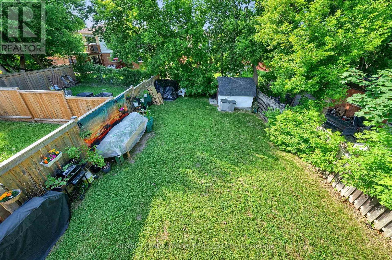 












402 OLIVE AVENUE

,
Oshawa (Central),




Ontario
L1H2R1


