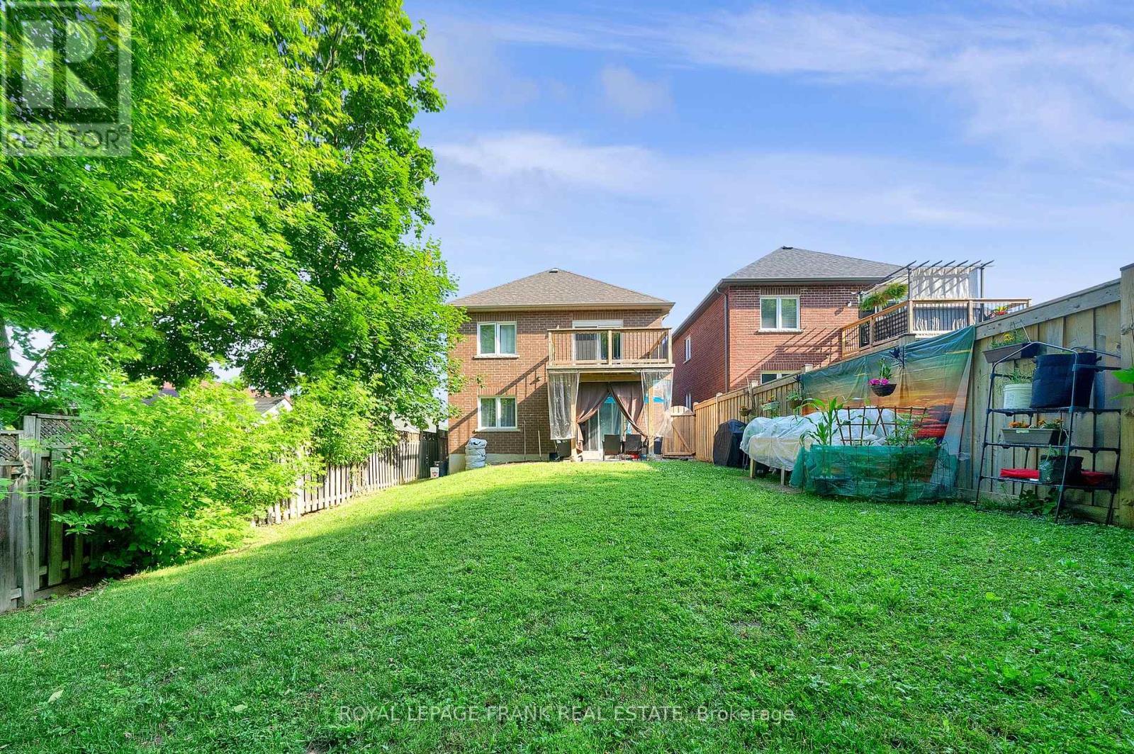 












402 OLIVE AVENUE

,
Oshawa (Central),




Ontario
L1H2R1

