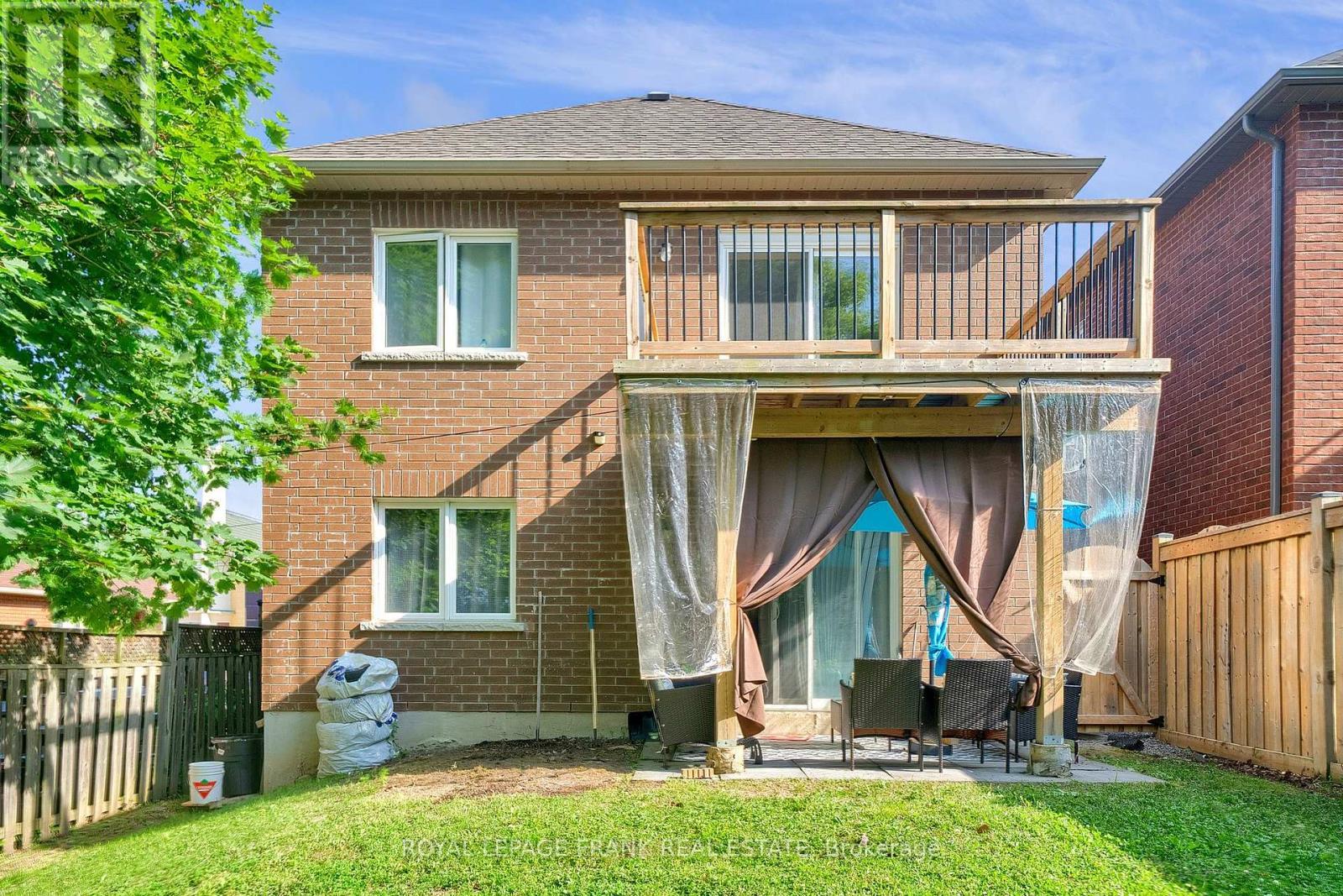 












402 OLIVE AVENUE

,
Oshawa (Central),




Ontario
L1H2R1

