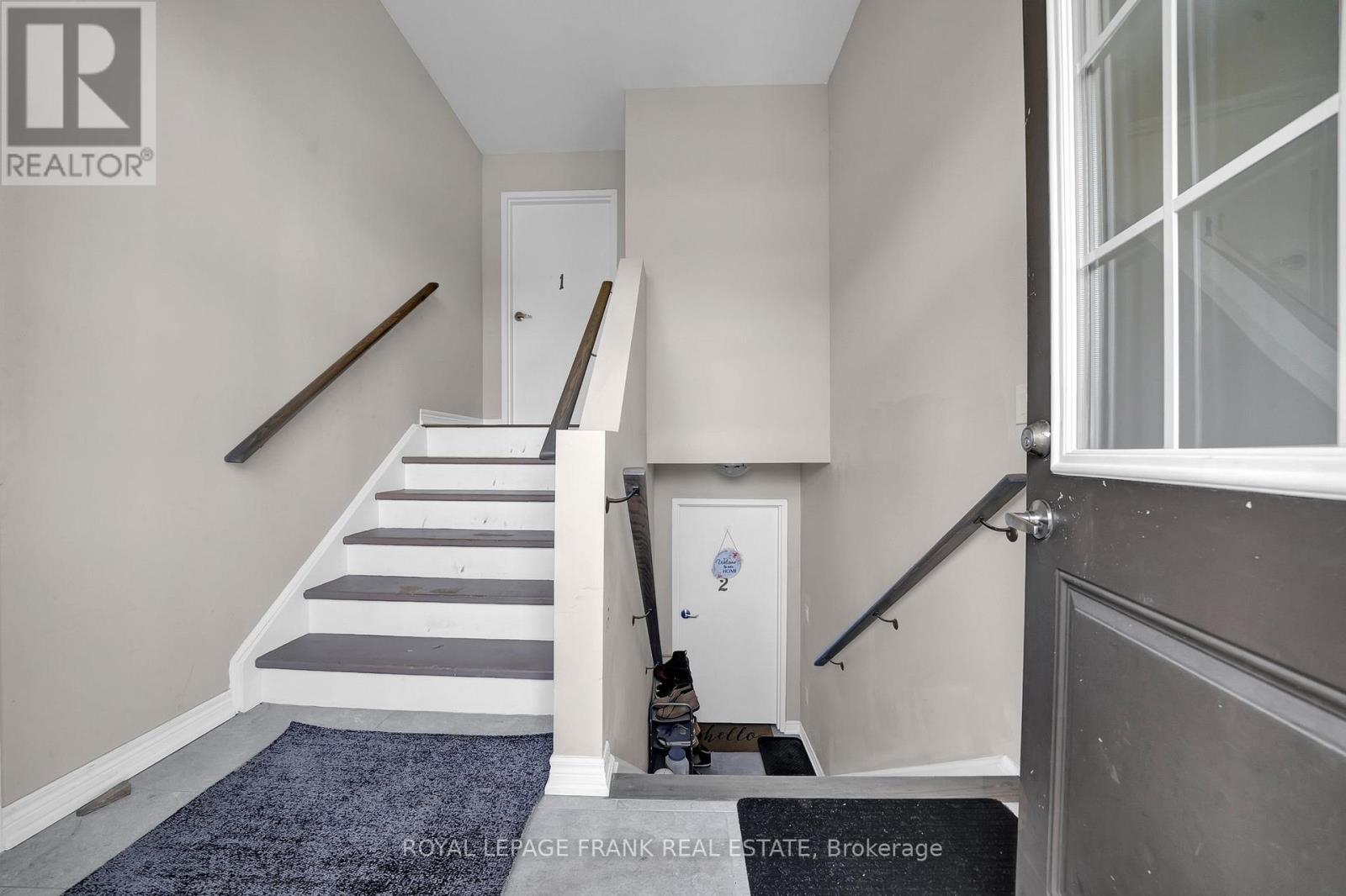 












402 OLIVE AVENUE

,
Oshawa (Central),




Ontario
L1H2R1

