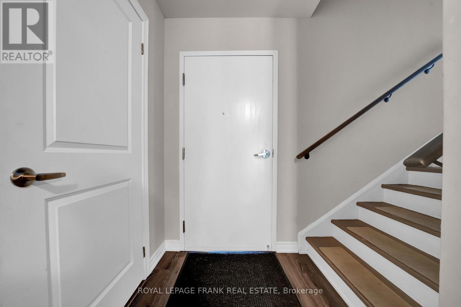 












402 OLIVE AVENUE

,
Oshawa (Central),




Ontario
L1H2R1

