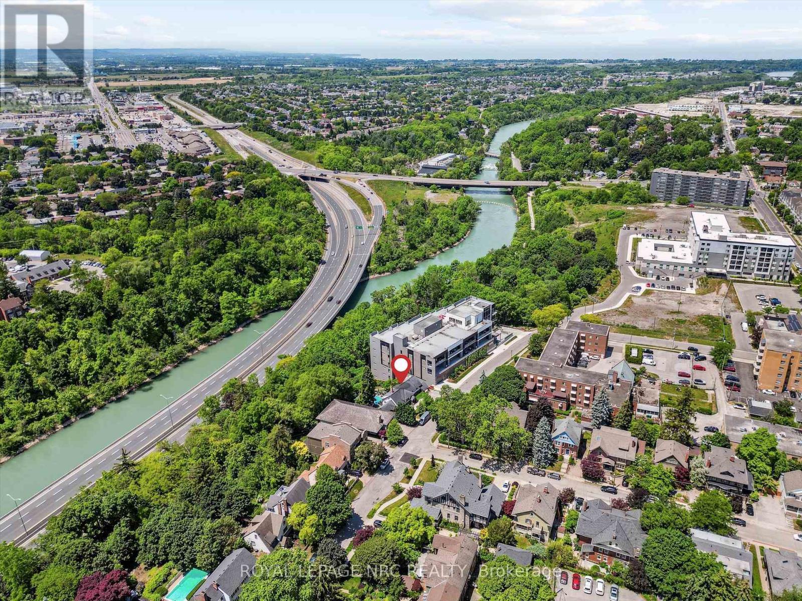












75 YATES STREET

,
St. Catharines (Downtown),




Ontario
L2R5R7

