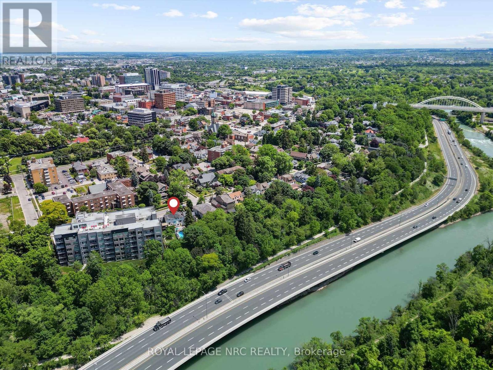 












75 YATES STREET

,
St. Catharines (Downtown),




Ontario
L2R5R7

