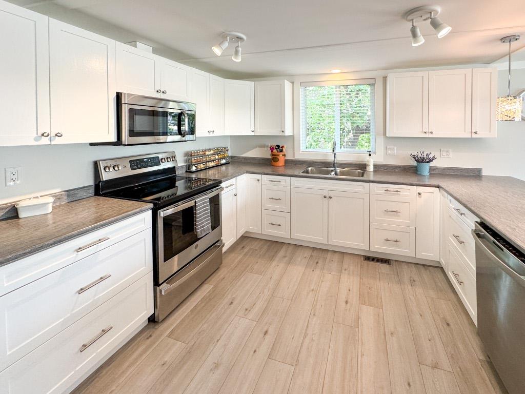 









4911


Cedar

Lane, 8,
Osoyoos,




BC
V0H 1V3

