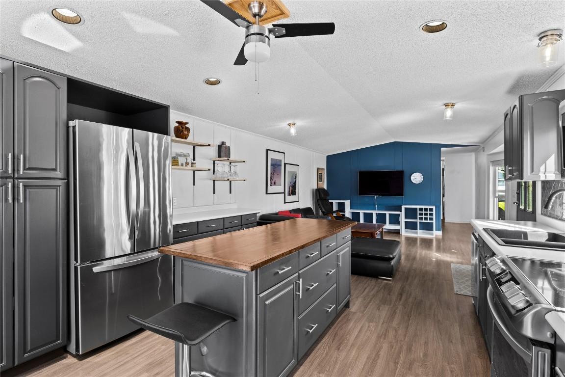









1850


Shannon Lake

Road, 40,
West Kelowna,




BC
V4T 1L6

