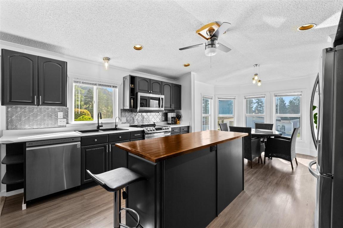 









1850


Shannon Lake

Road, 40,
West Kelowna,




BC
V4T 1L6


