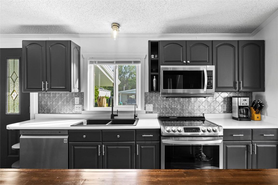 









1850


Shannon Lake

Road, 40,
West Kelowna,




BC
V4T 1L6

