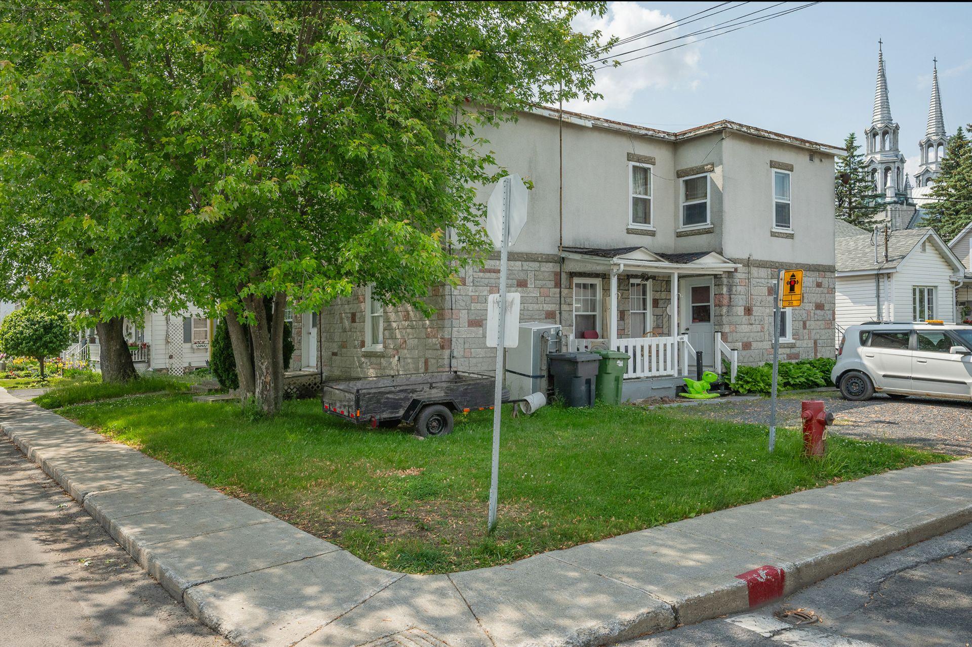 









1935

 - 1941


Rue Huot

,
Marieville,




QC
J3M1J8

