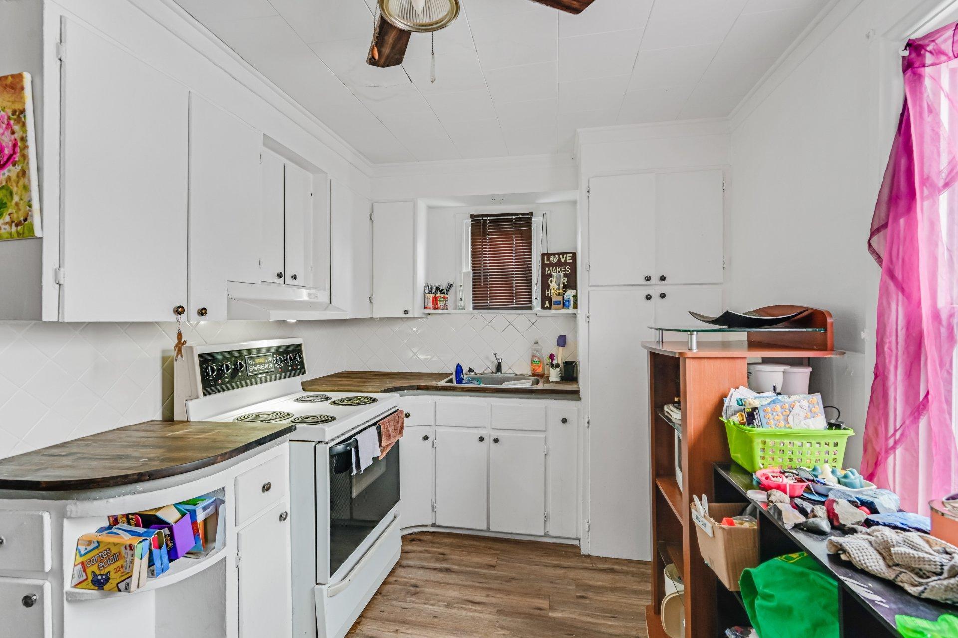 









1935

 - 1941


Rue Huot

,
Marieville,




QC
J3M1J8

