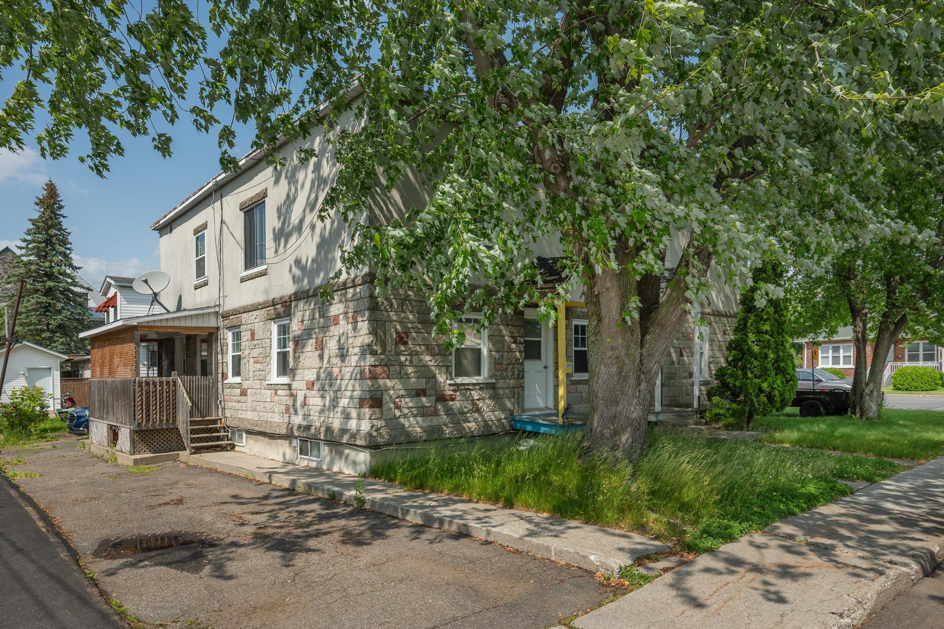









1935

 - 1941


Rue Huot

,
Marieville,




QC
J3M1J8

