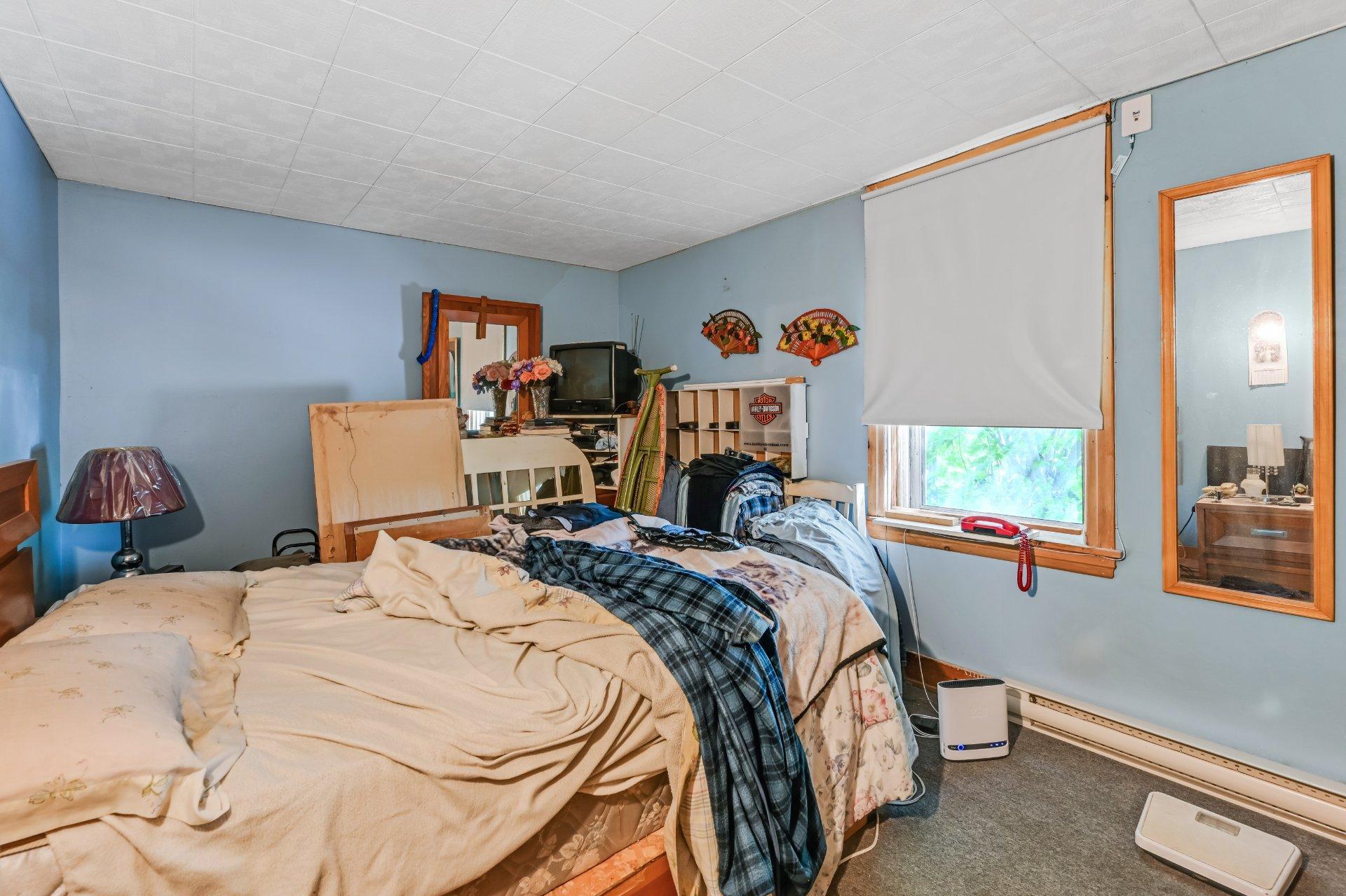 









1935

 - 1941


Rue Huot

,
Marieville,




QC
J3M1J8

