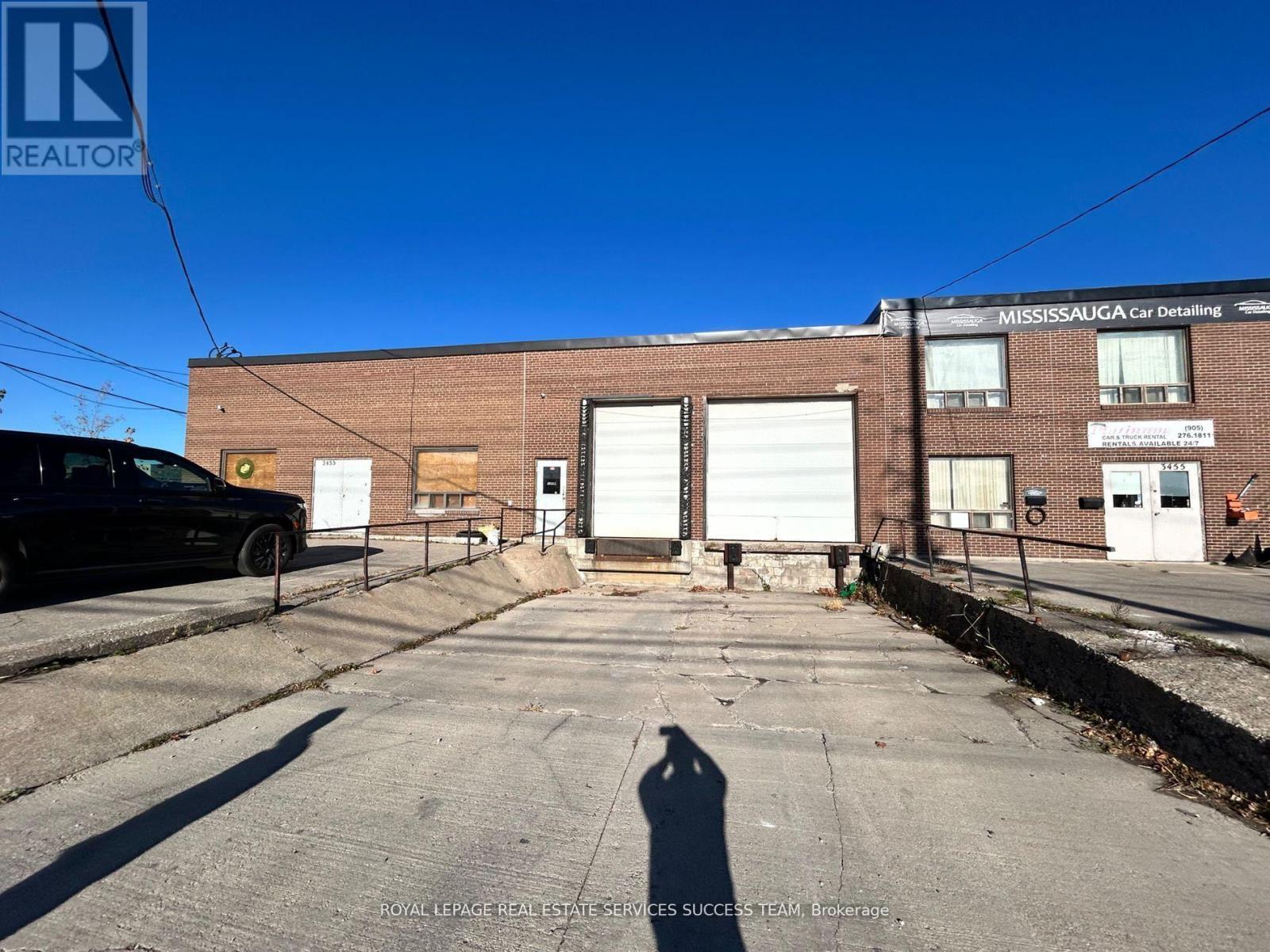 












3-6 - 3455 WOLFEDALE ROAD

,
Mississauga,




Ontario
L5C1V8

