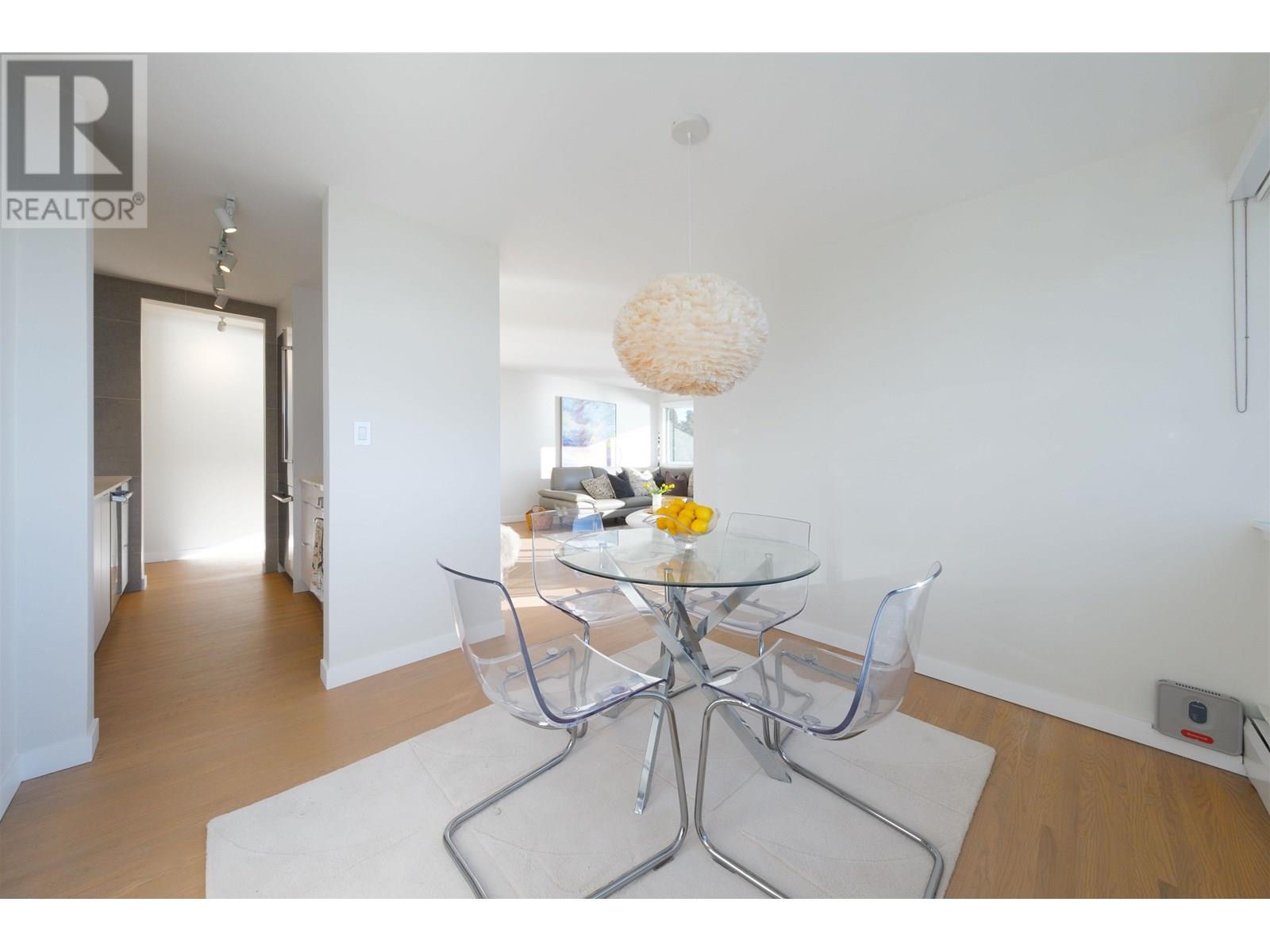 












102 2246 BELLEVUE AVENUE

,
West Vancouver,




British Columbia
V7V1C6

