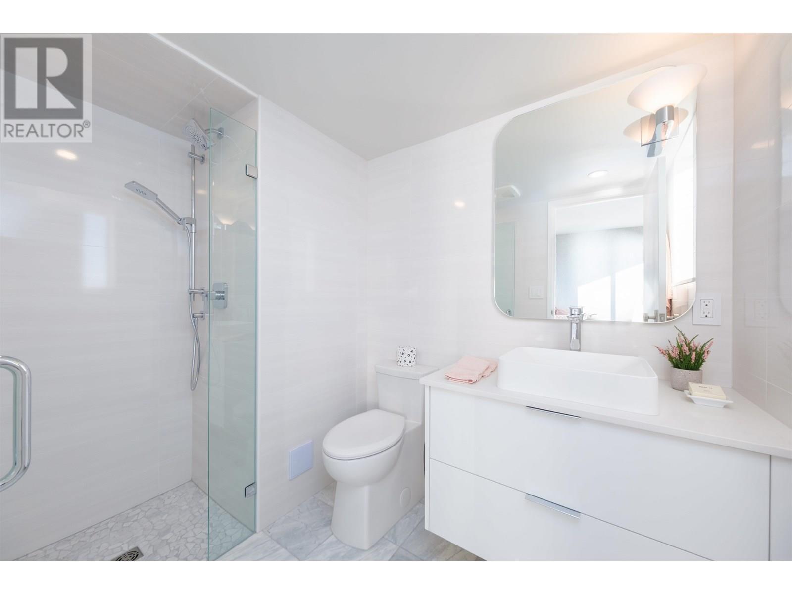 












102 2246 BELLEVUE AVENUE

,
West Vancouver,




British Columbia
V7V1C6

