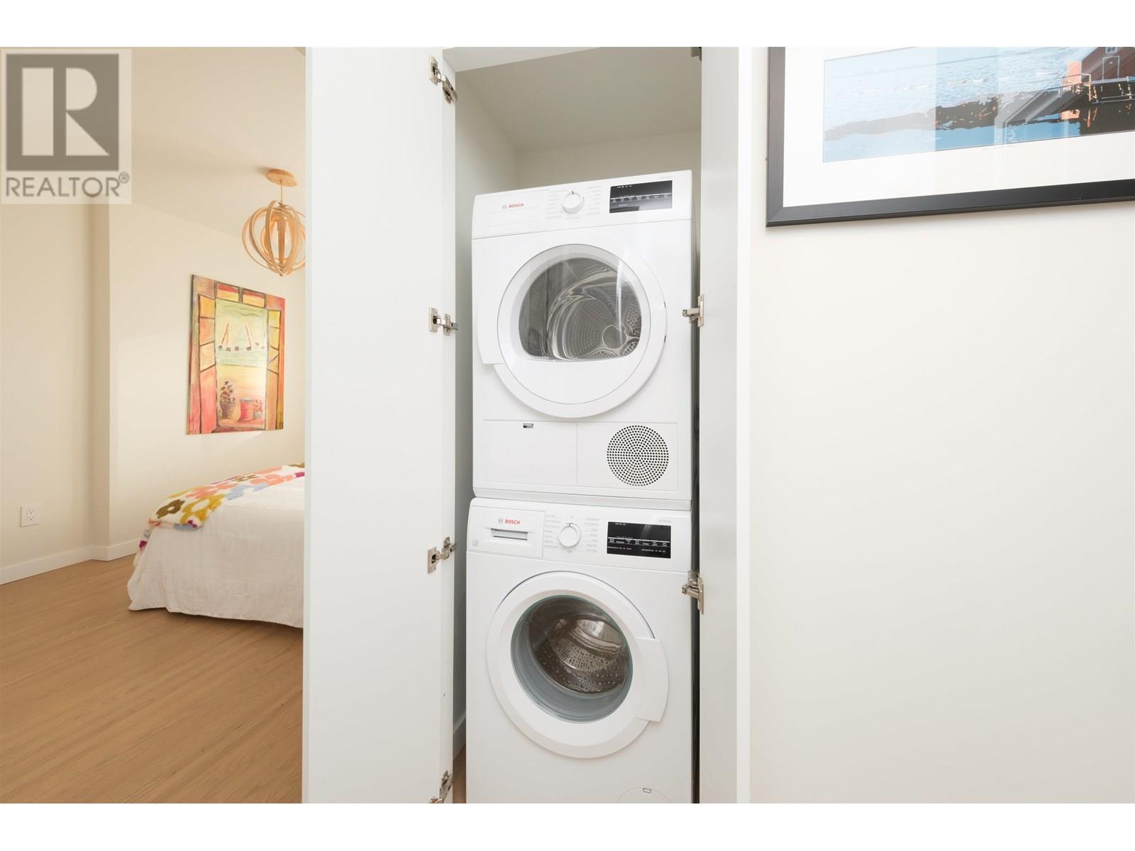 












102 2246 BELLEVUE AVENUE

,
West Vancouver,




British Columbia
V7V1C6

