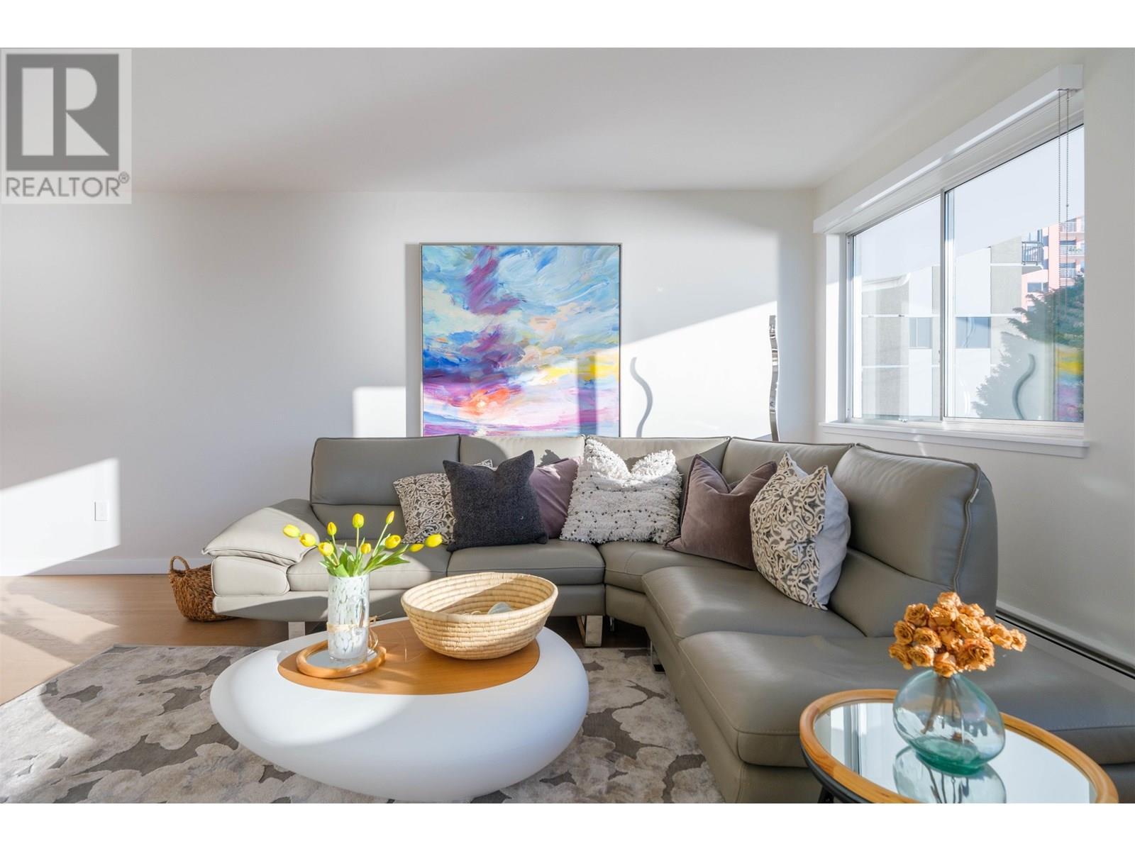 












102 2246 BELLEVUE AVENUE

,
West Vancouver,




British Columbia
V7V1C6

