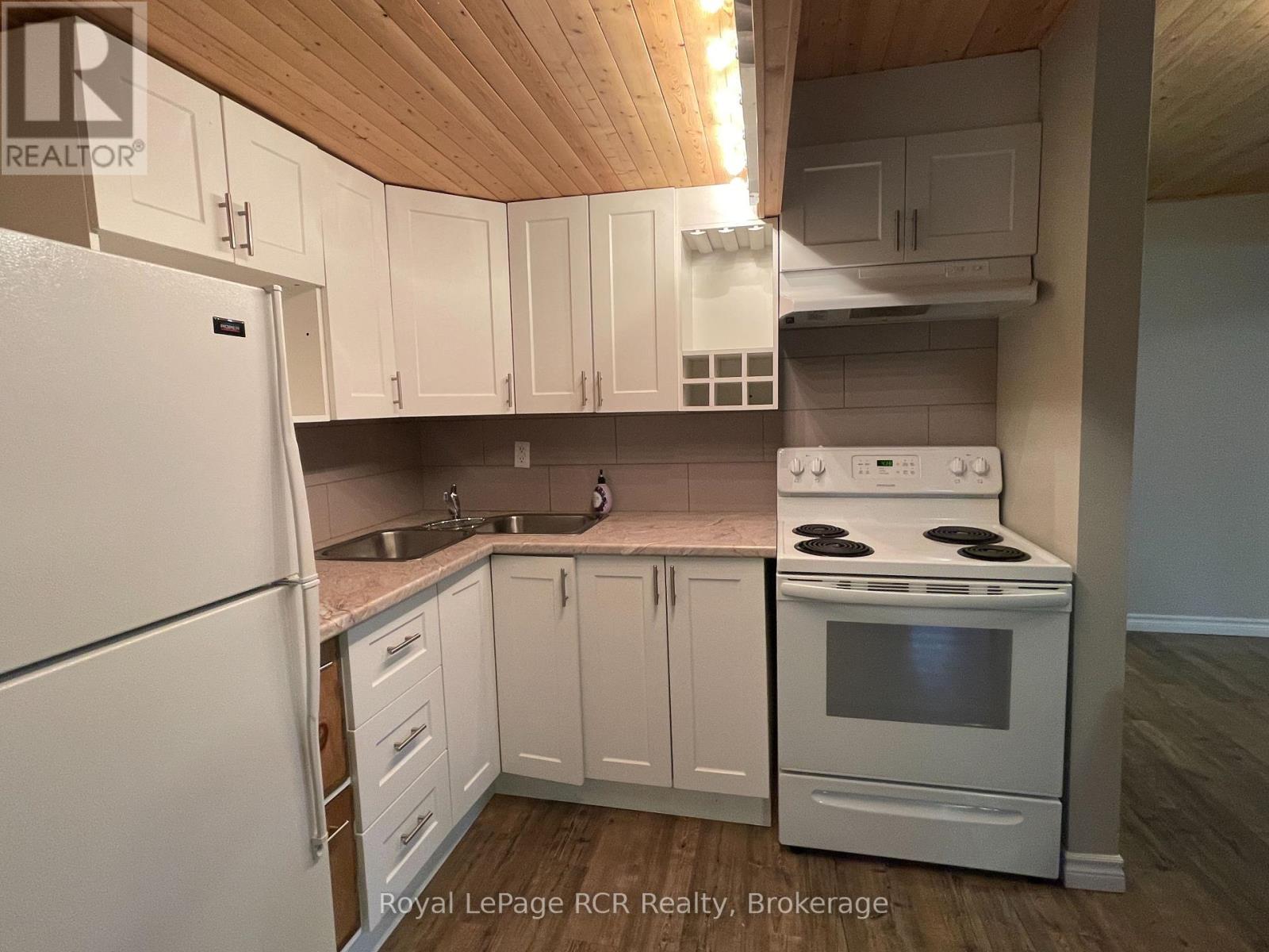 












BASEMENT - 77 SILVER BIRCH AVENUE

,
Wasaga Beach,




Ontario
L9Z1M2

