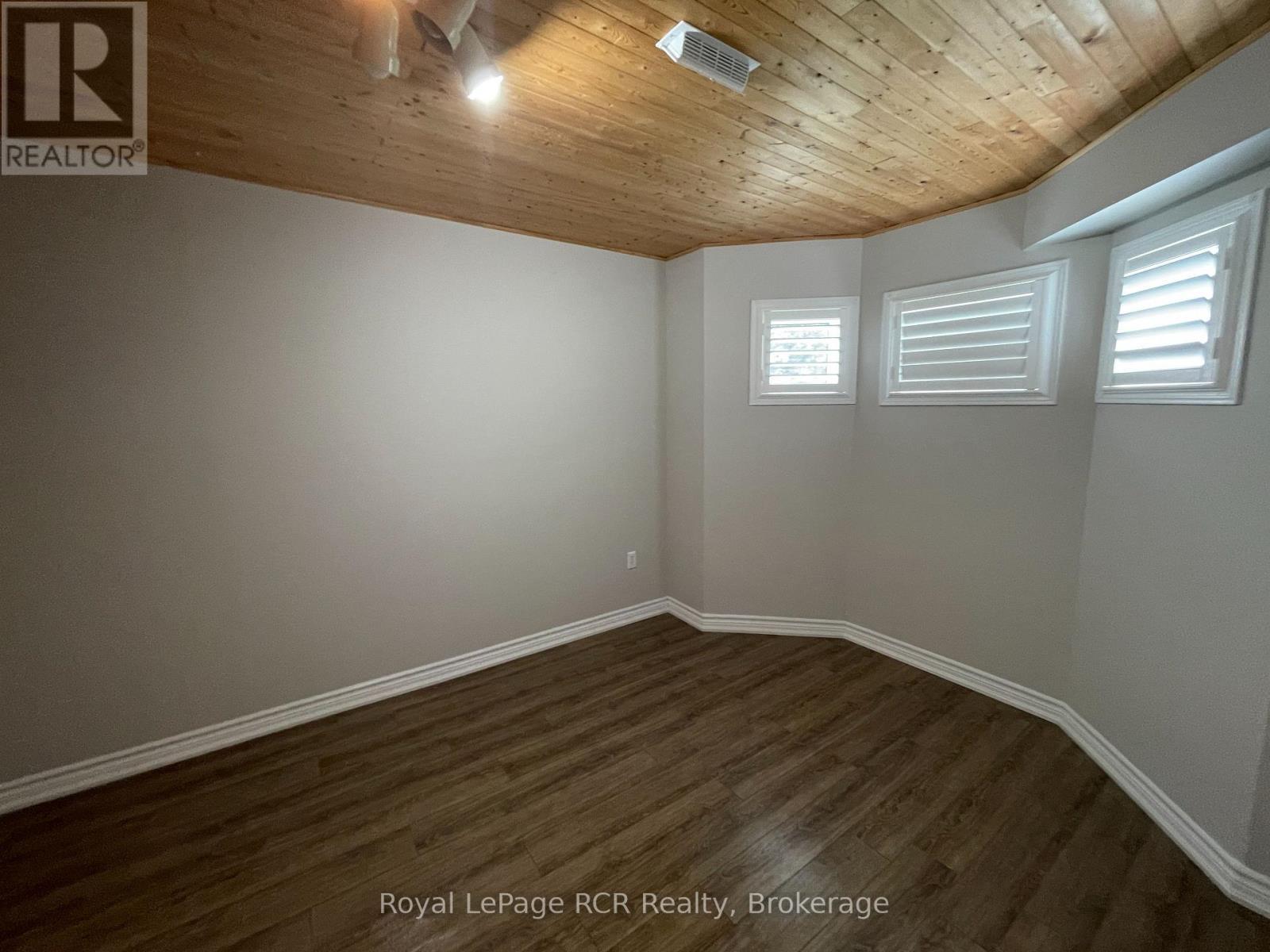 












BASEMENT - 77 SILVER BIRCH AVENUE

,
Wasaga Beach,




Ontario
L9Z1M2

