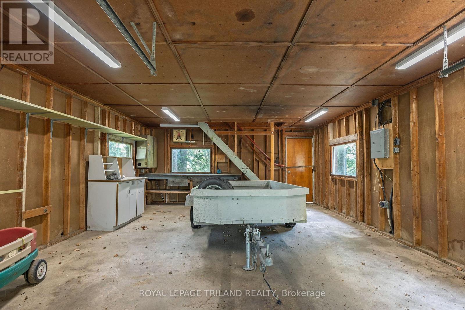 












39339 BUSH LINE

,
St. Thomas,







Ontario
N5P3S9


