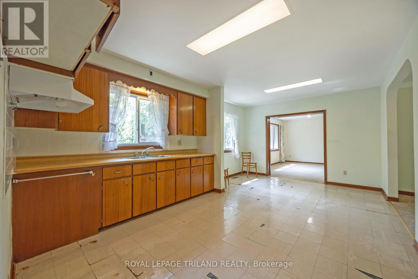 












39339 BUSH LINE

,
St. Thomas,







Ontario
N5P3S9

