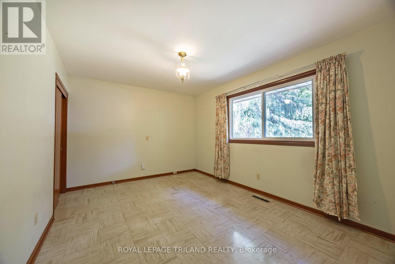 












39339 BUSH LINE

,
St. Thomas,







Ontario
N5P3S9

