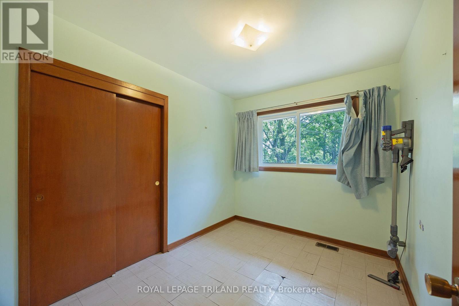 












39339 BUSH LINE

,
St. Thomas,







Ontario
N5P3S9

